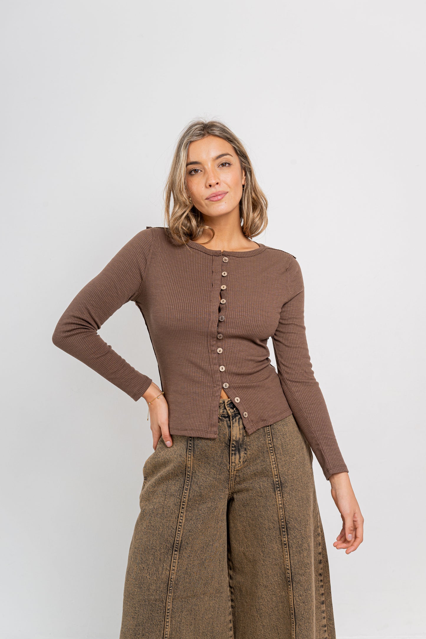 Remera botones MARGARITA
